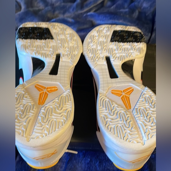 Kobe 5 Protro Bruce Lee Alternate - Picture 6 of 6